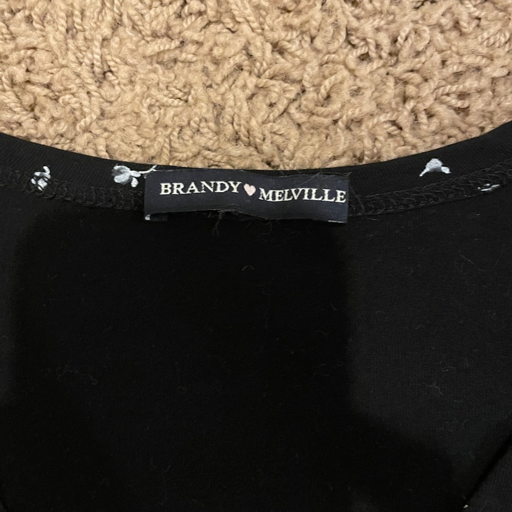 Brandy Melville Black Floral Cropped Amara Top!! - Picture 4 of 5